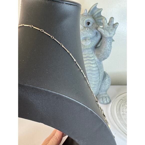 Gold toned necklace with dangle cha cha by Canvas. 35” + 3” ext - Picture 6 of 7